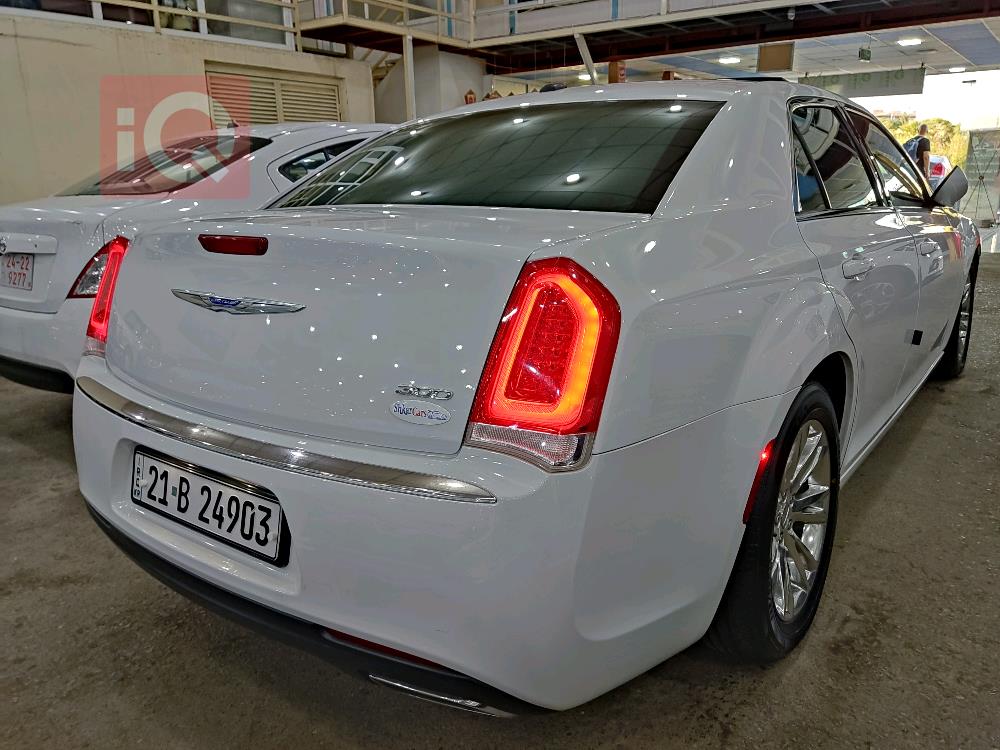 كرايسلر 300